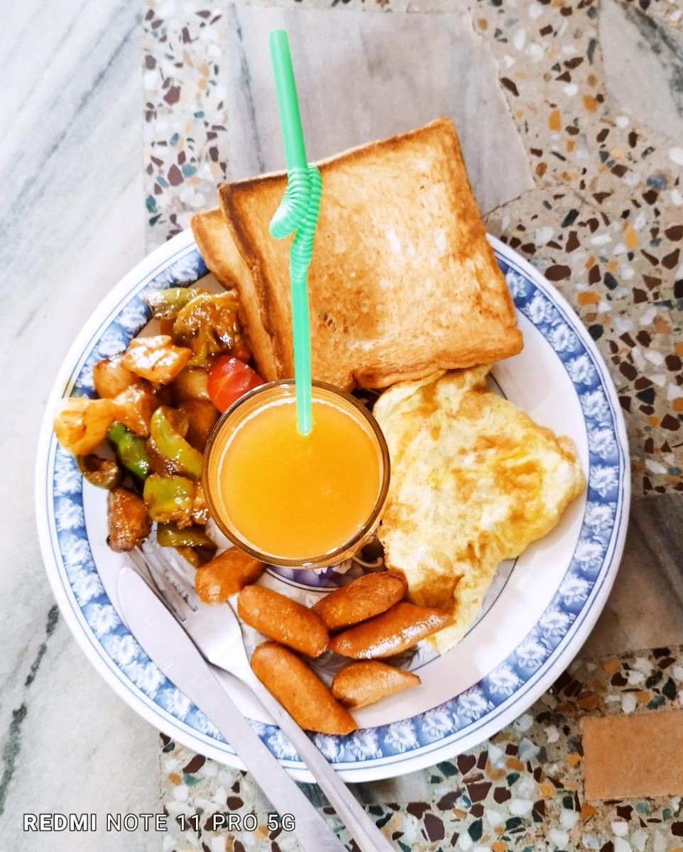 Hotel National Park- A Peaceful Family Home in Sauraha - Housity