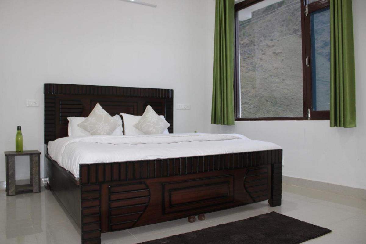 RATTAN HOUSE - Housity
