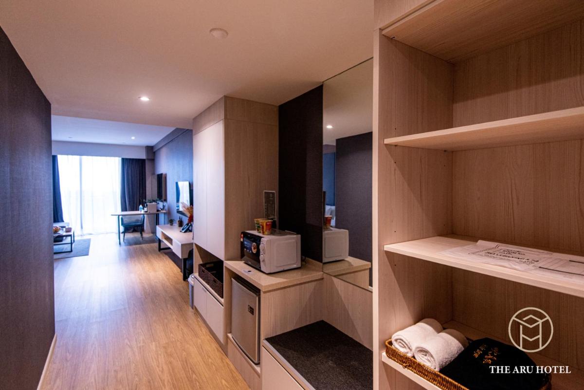 The Aru Hotel, Aru Suites by Ayuhouz - Hizvo