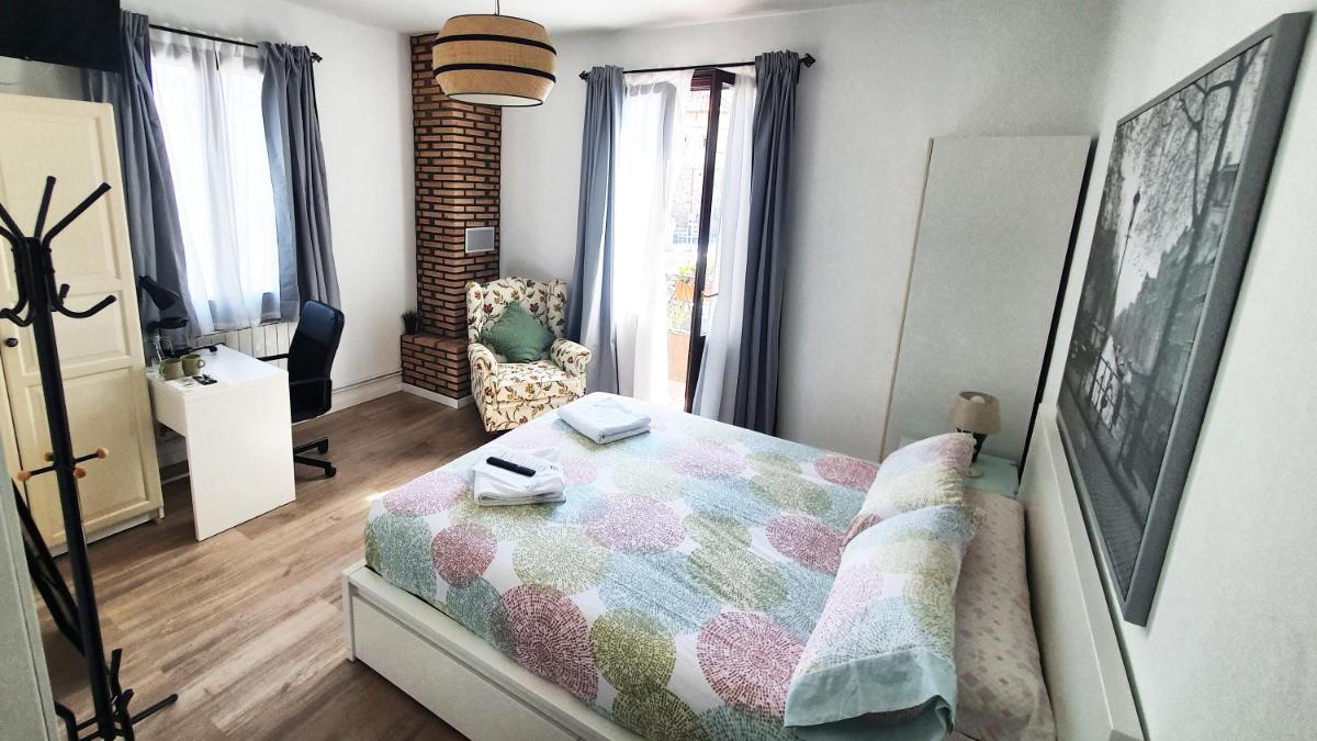 Suitetrails - 2-TUUL ETXEA, Habitación doble a 8 km de Bilbao, Baño compartido