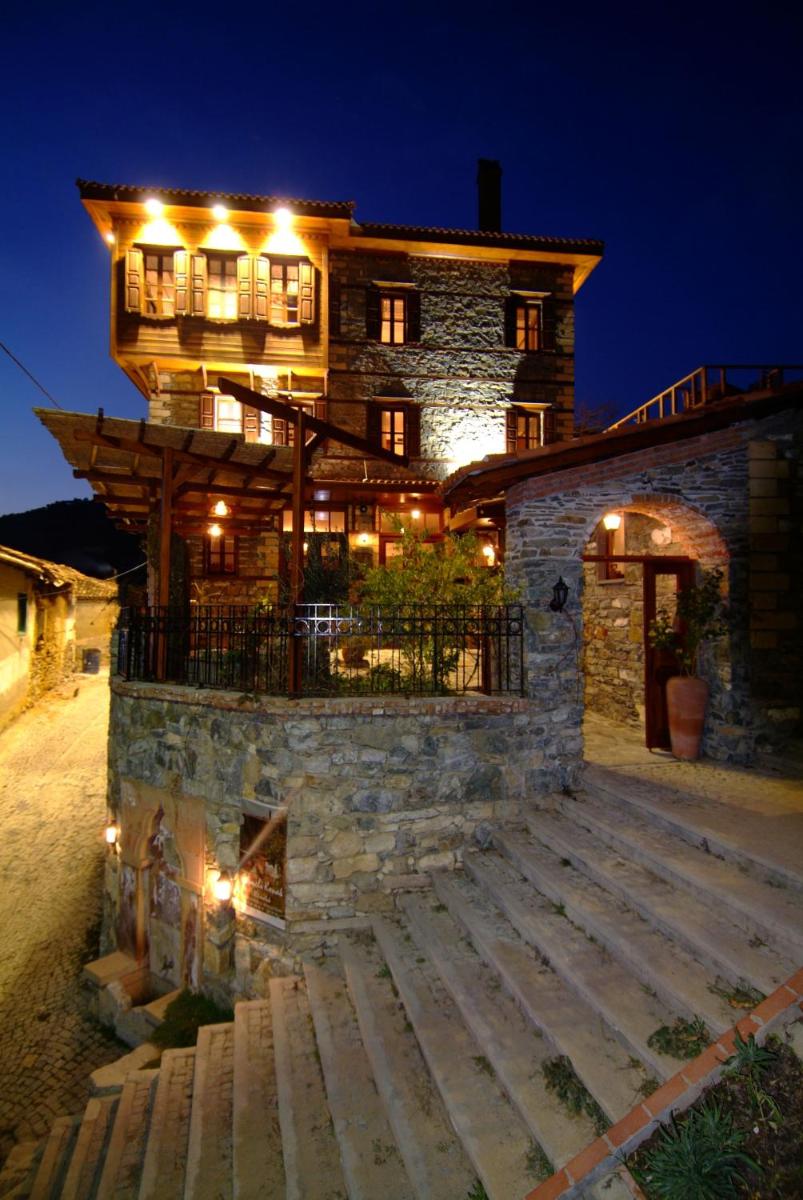 Altın Çeşmeli Konak - Housity