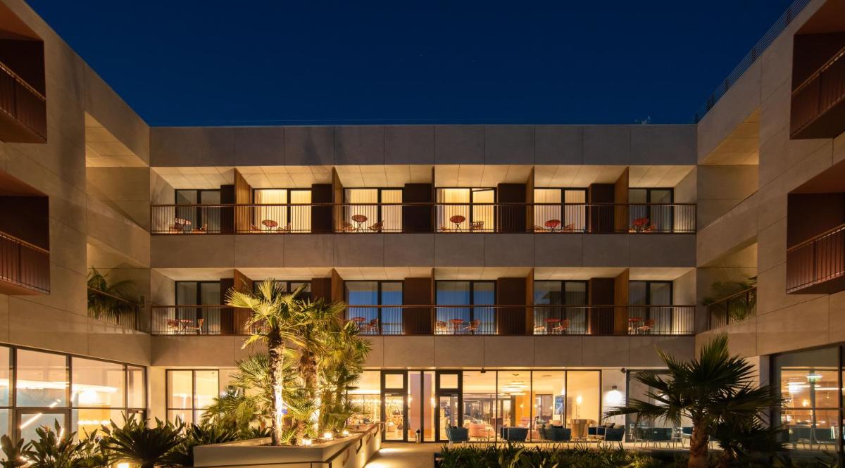 O edifício onde o hotel está situado