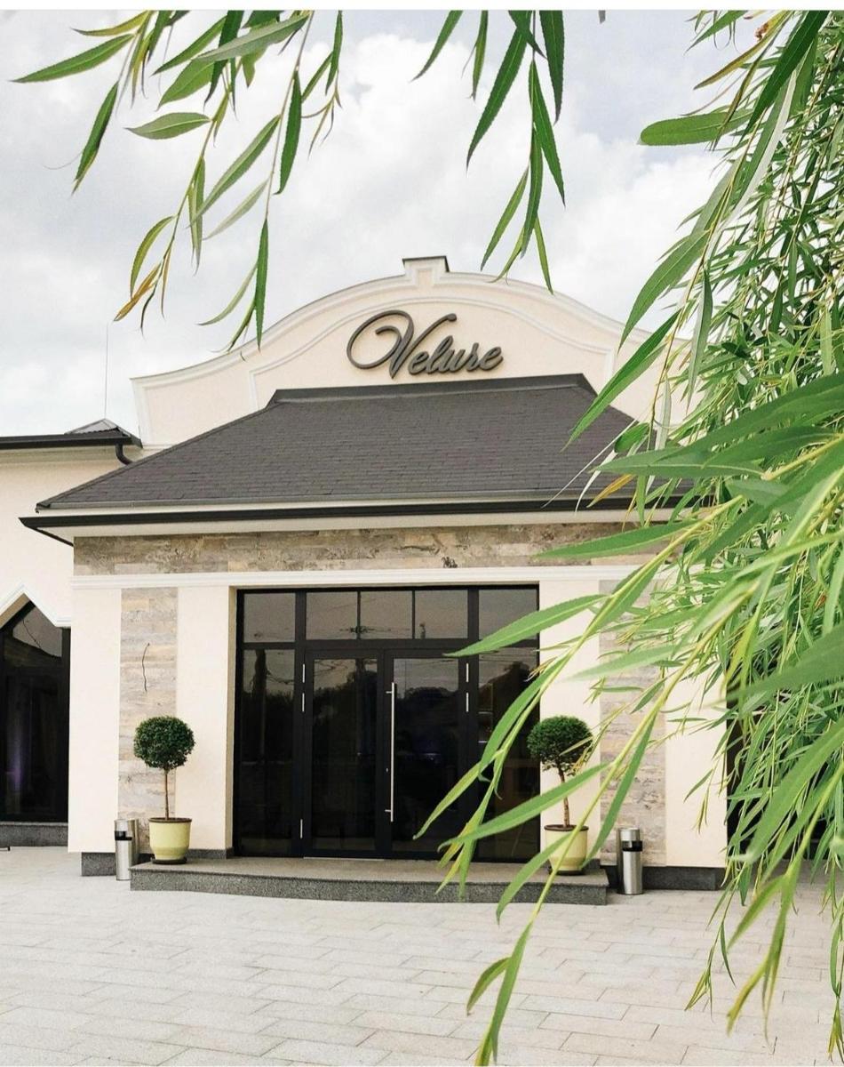 Hotel and Restaurant Velure - Housity