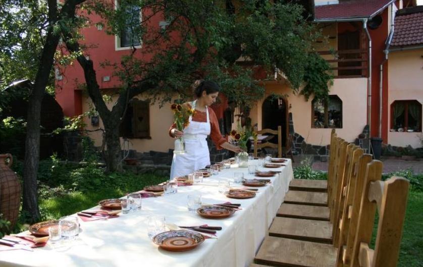 Arts and Crafts Guesthouse - Housity