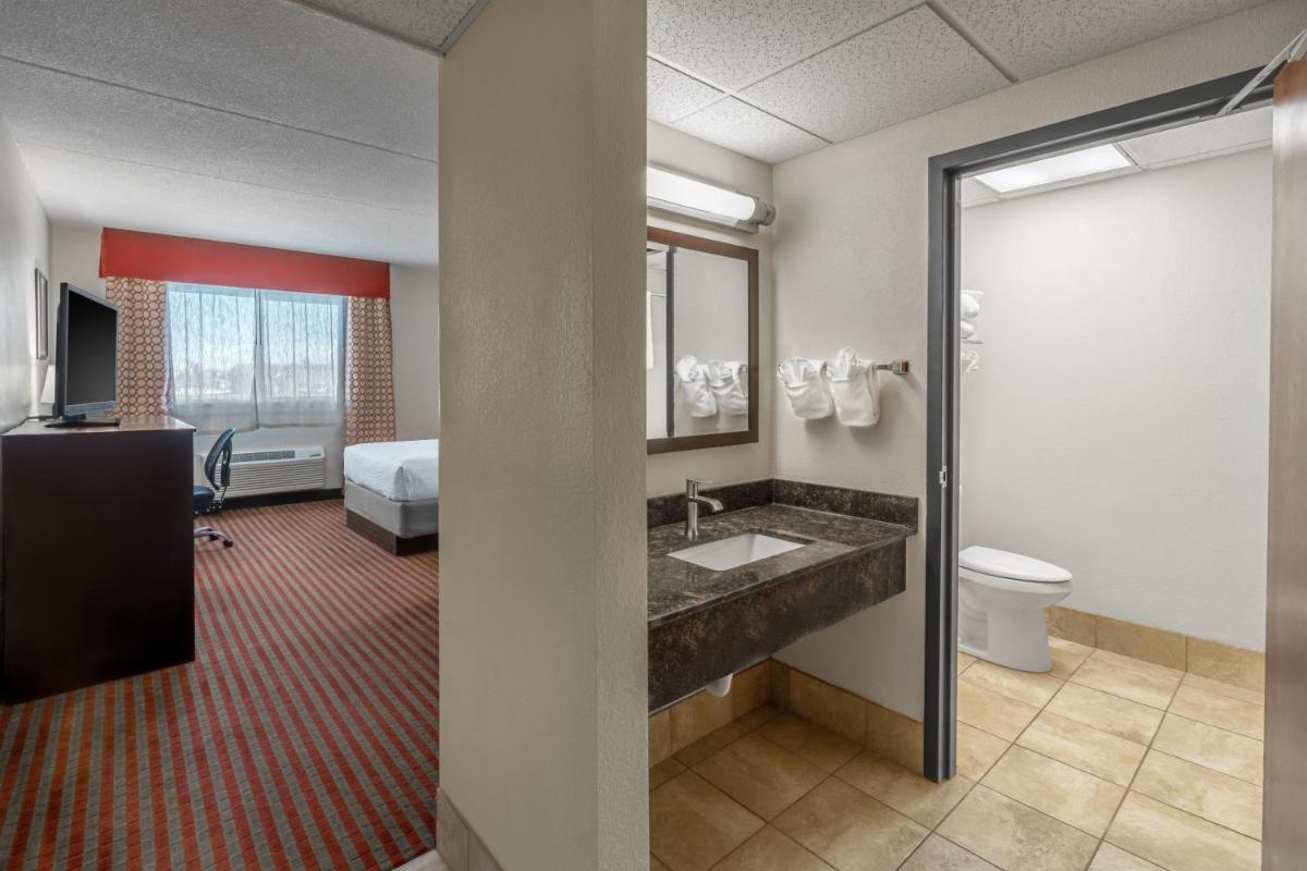 Grand Williston Hotel and Conference Center - Housity