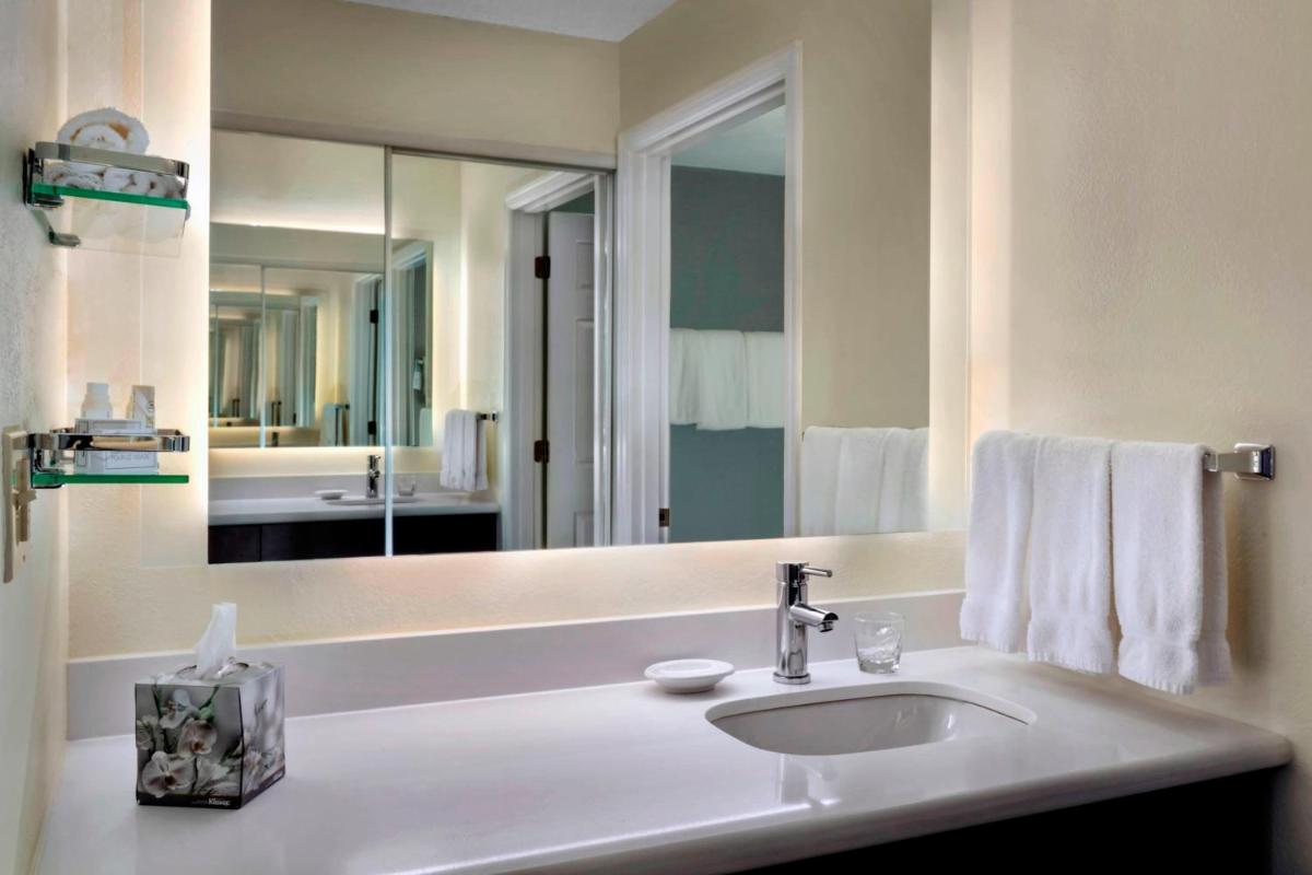 Residence Inn Pittsburgh Cranberry Township - Housity