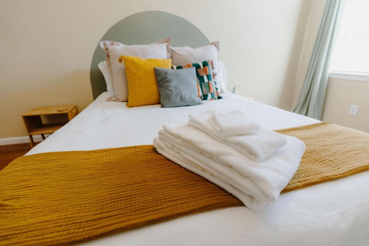 Centrally Located 3BR Overton Square Fast WiFi Free Parking Yes Pets - Hizvo