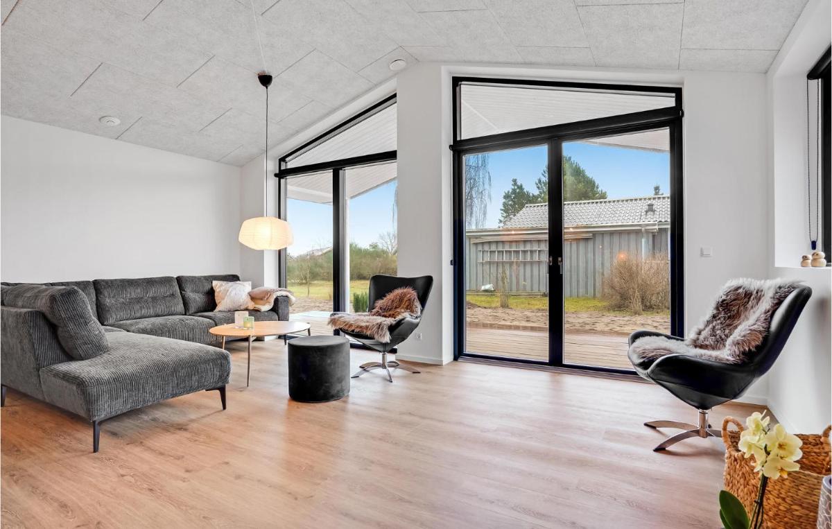 Cozy Home In Juelsminde With Wifi - Housity