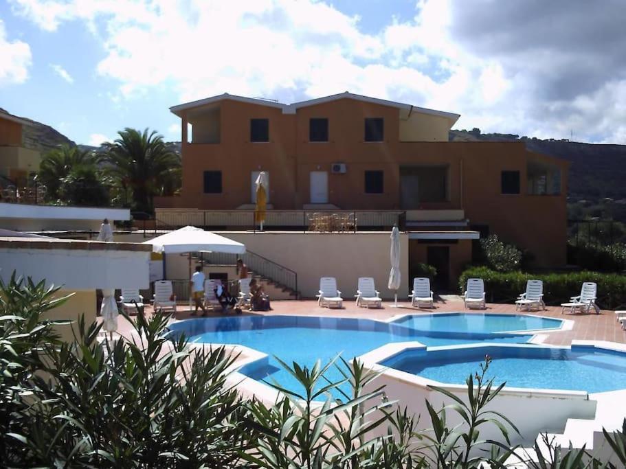 Charming two-bedroom condo in Southern Italy - Housity