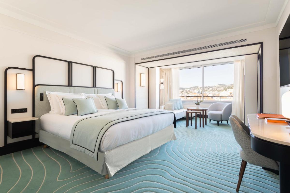 Un ou plusieurs lits dans un hébergement de l'établissement Mondrian Cannes