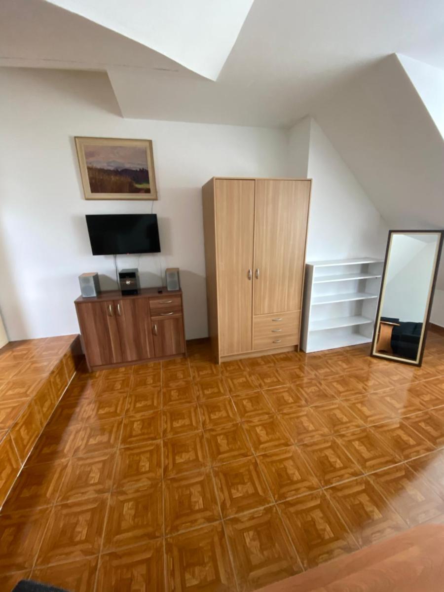 Apartmán v Jedovnicích u rybníka Olšovce - Housity