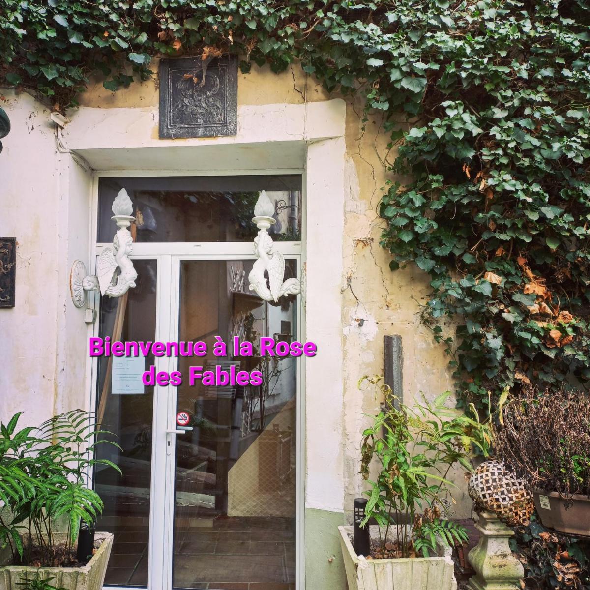 Location meublé de tourisme La Rose des Fables - Housity