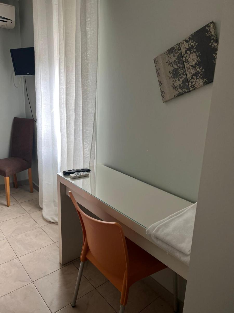 Hostal - Restaurante Asador Esperanza - Housity