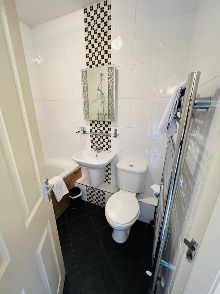 Heath Cottage Hotel - Housity