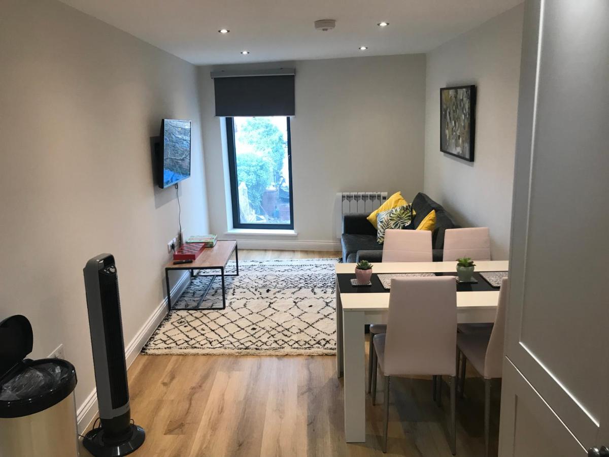 Heart of Henley 1 & 2 Bedroom Apartments - Housity