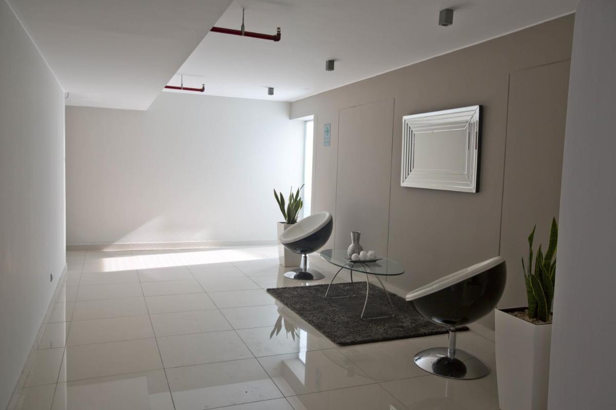Urbano Apartments Miraflores Pardo - Housity