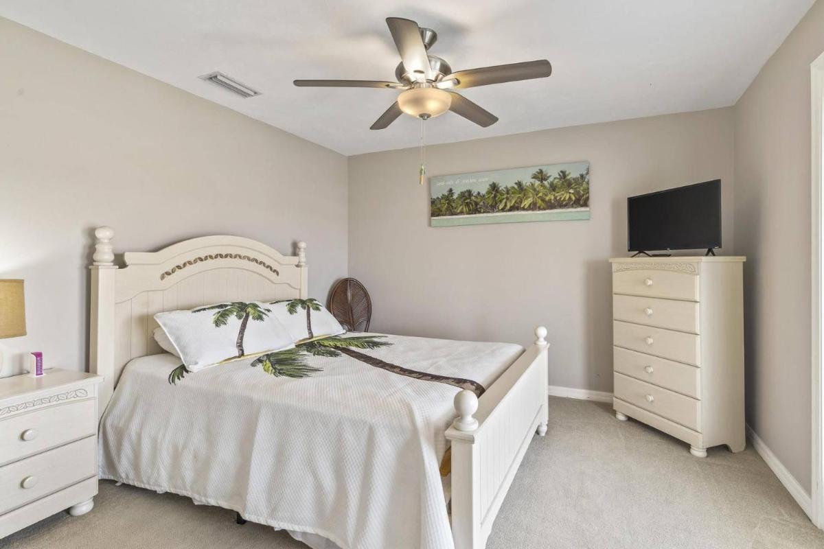 Sea Forever Beverly Beach Florida Large Family Home - Housity