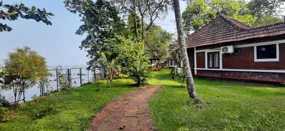 Lovedale Lakeside Homestay - Housity
