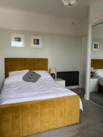 Central en-suite double room - Housity
