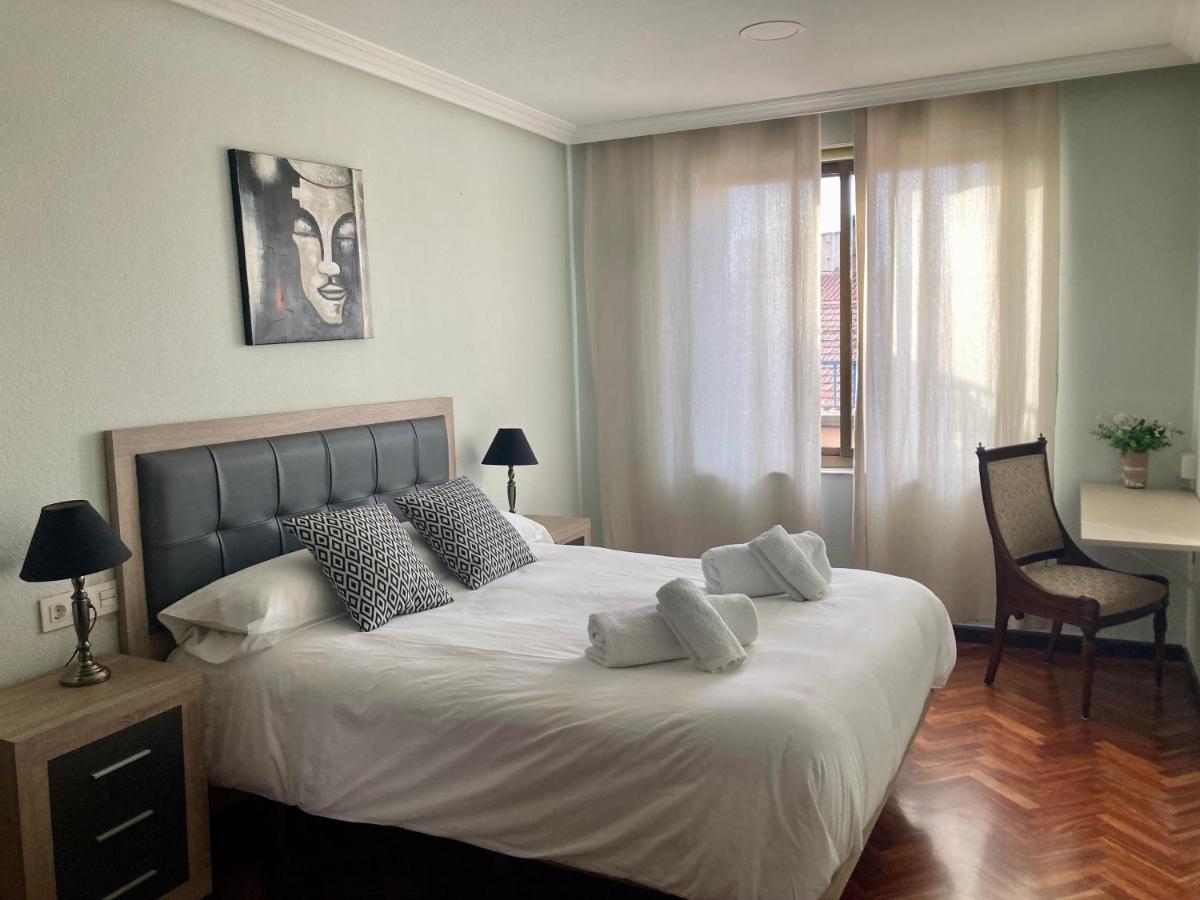 Apartamentos Azafranal-PARKING GRATIS- - Hizvo