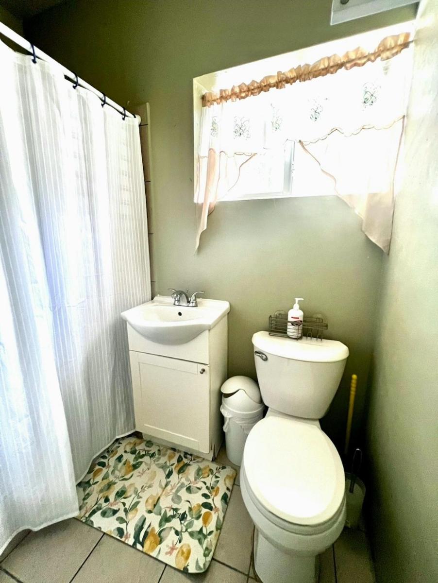 Suitetrails - One Bedroom Suite in North Miami