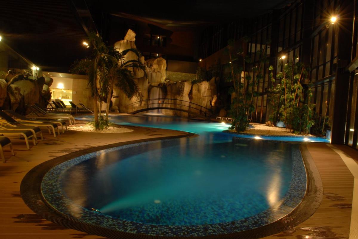 A piscina em ou perto de H2otel Congress & Medical SPA