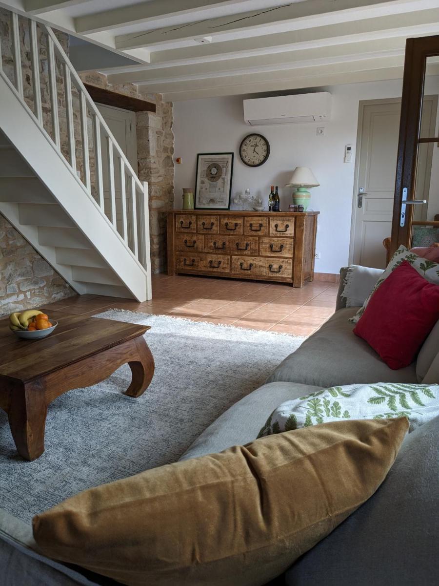 3 self-contained gites with pool and games room - Housity