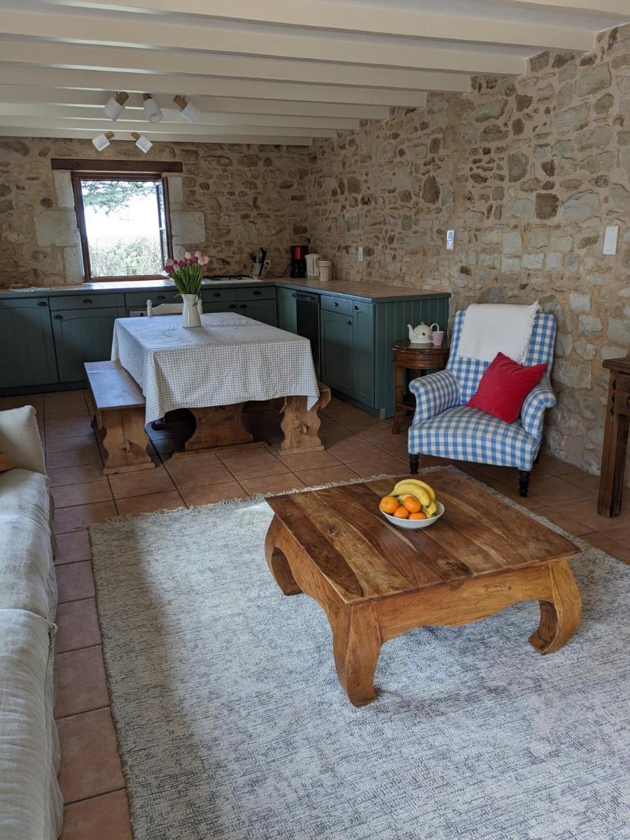 3 self-contained gites with pool and games room - Housity