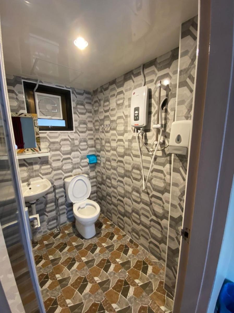 Suitetrails - Suria coLiving Hostel