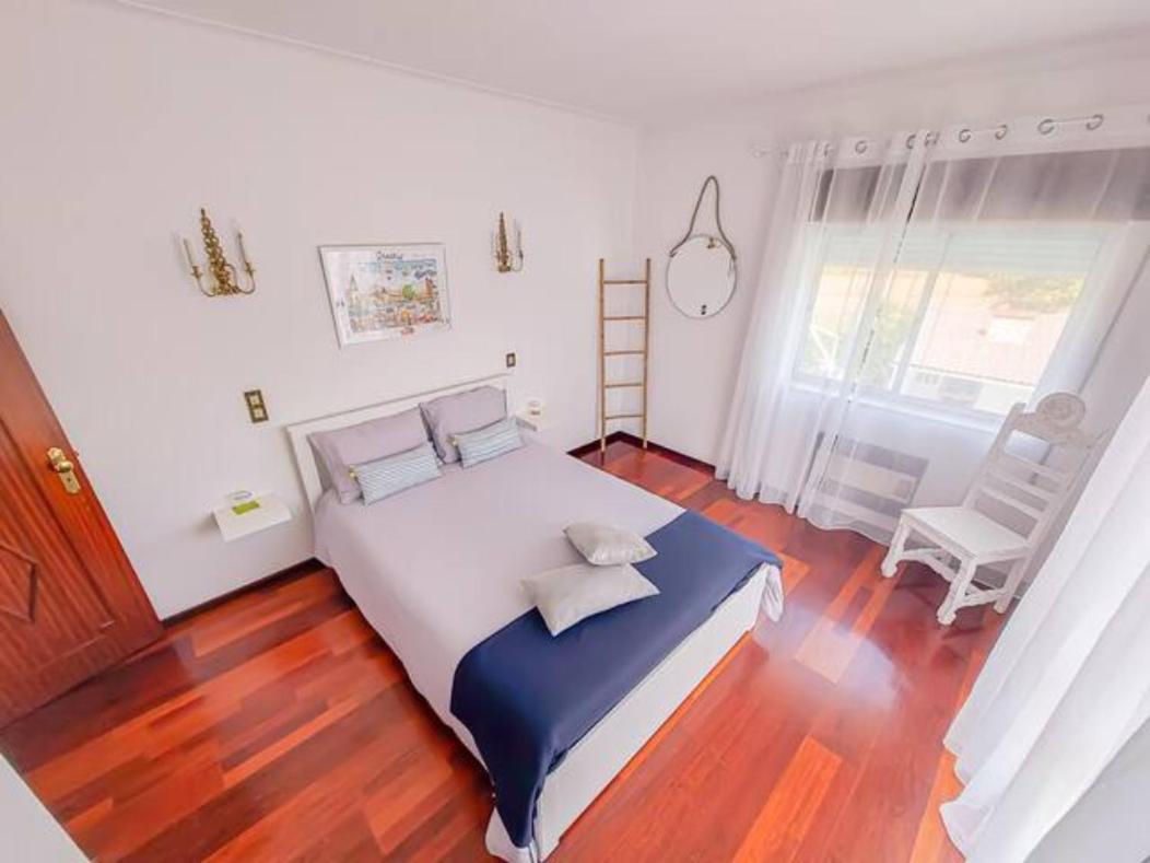 Delfim e Carmo - Entire House com Piscina - Housity