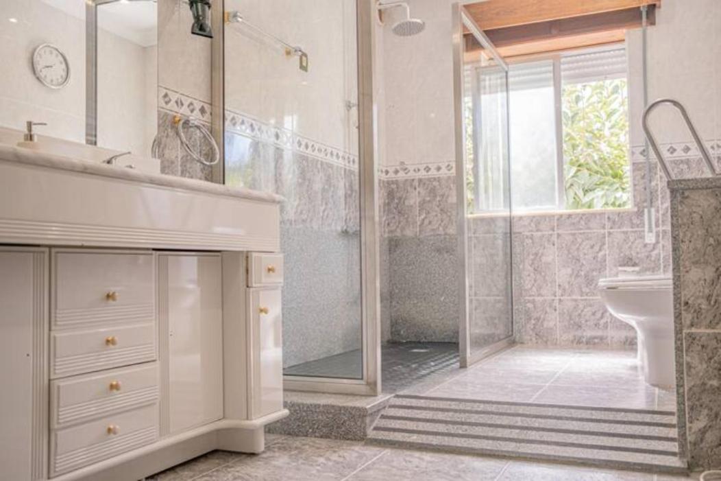 Delfim e Carmo - Entire House com Piscina - Housity