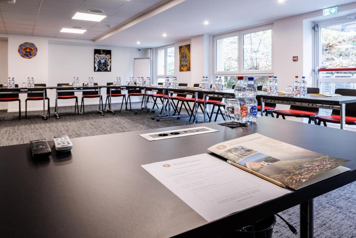 Espace de conférence ou salle de réunion dans l'établissement Hotel SPA Husseren Collections - Proche Colmar - Eguisheim