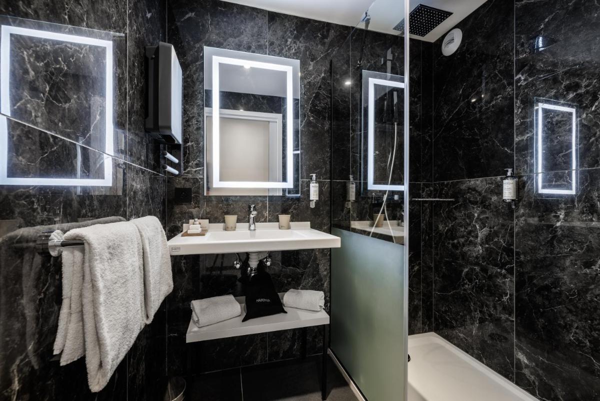 Salle de bains dans l'établissement Hotel SPA Husseren Collections - Proche Colmar - Eguisheim