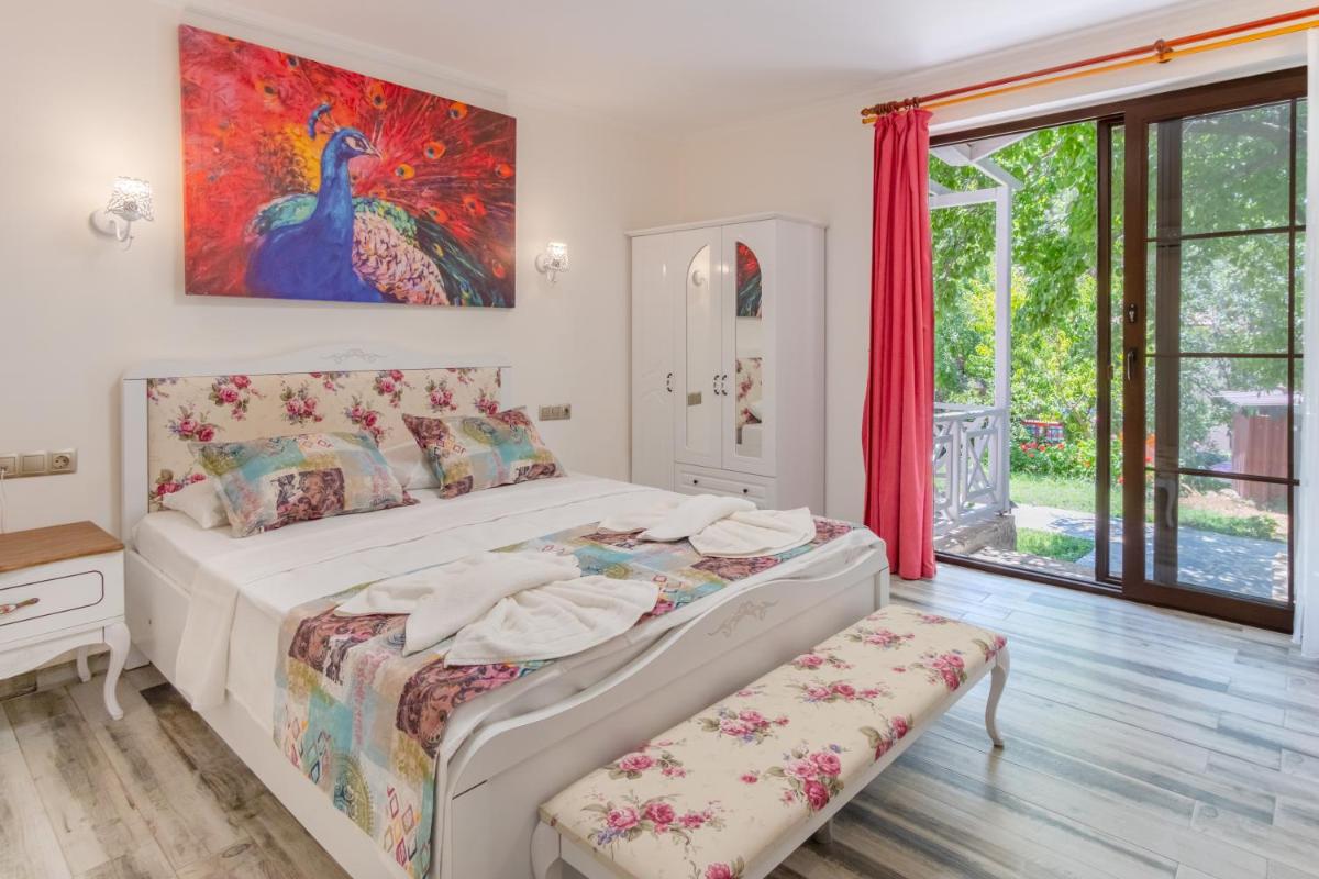 Club Pink Palace Hotel - Hizvo