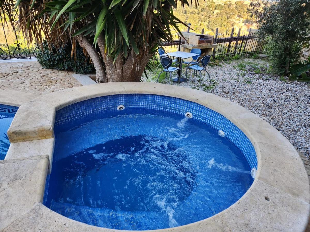 Gozo Serenity Haven Sleeps 4, Private Bath & Healthy Breakfast - Housity