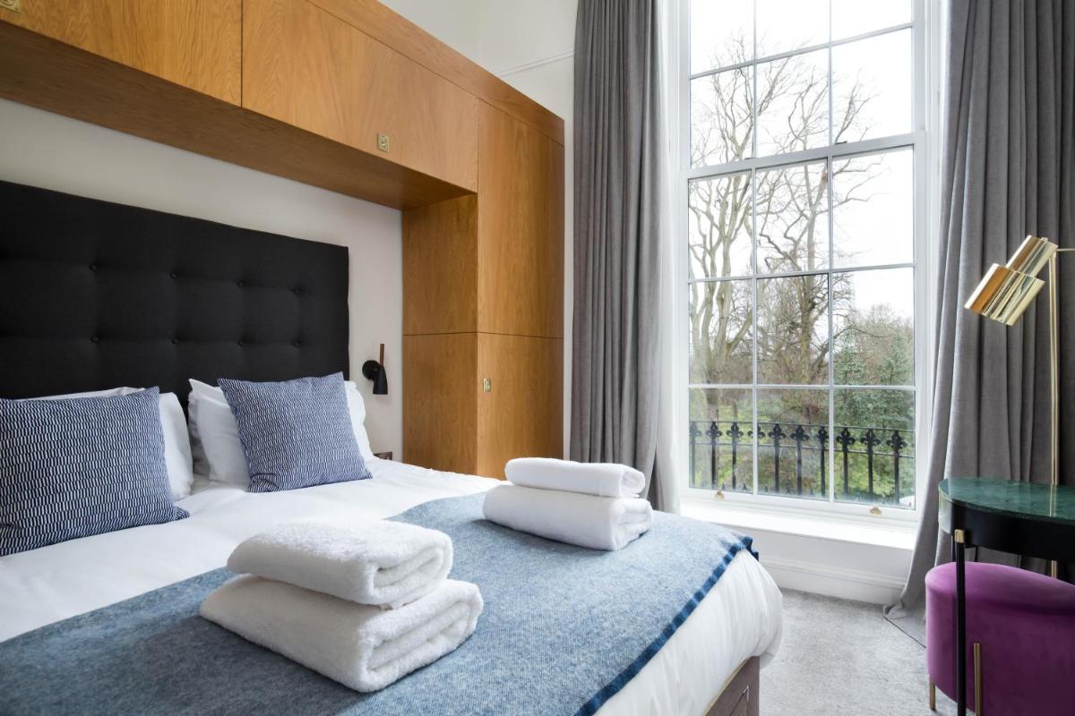 Magnificent Georgian 3-Bedroom Apartment in New Town - Housity
