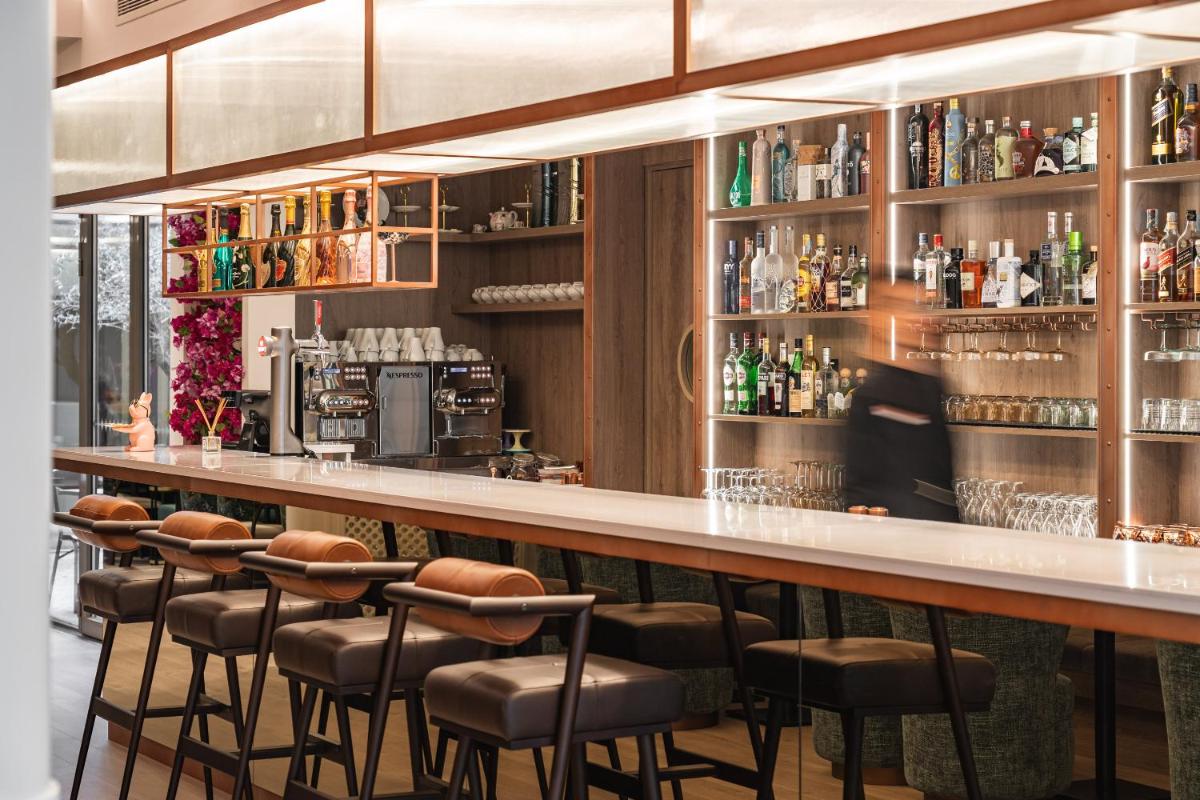 Bebidas em LUSTER Hotel