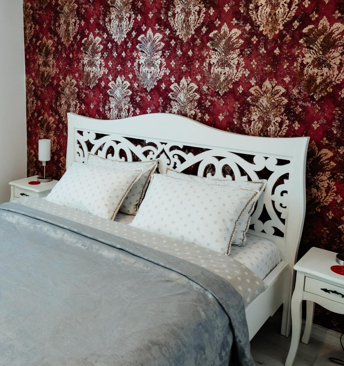 Carla's Apart Palas-Hala Centrala 1 Bedroom, airport shuttle - Housity