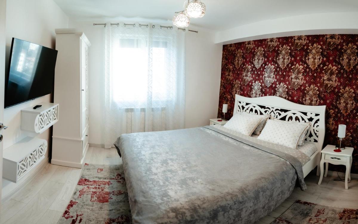 Carla's Apart Palas-Hala Centrala 1 Bedroom, airport shuttle - Housity