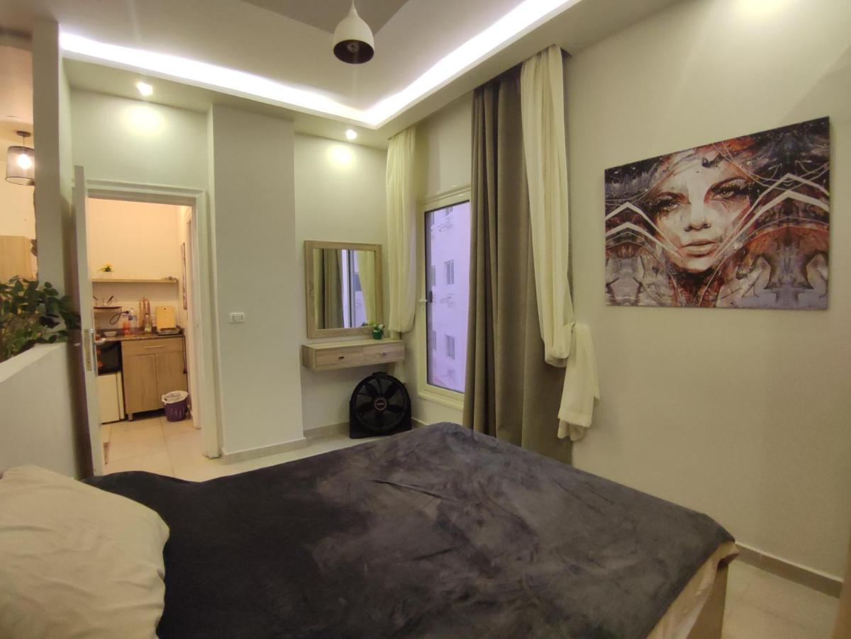 studio inside compound with private beach and pools - Housity