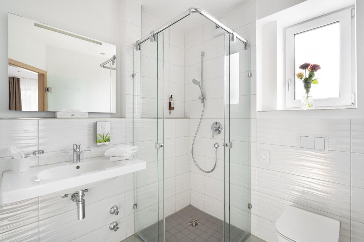 Hotel Drei Rosen - Housity