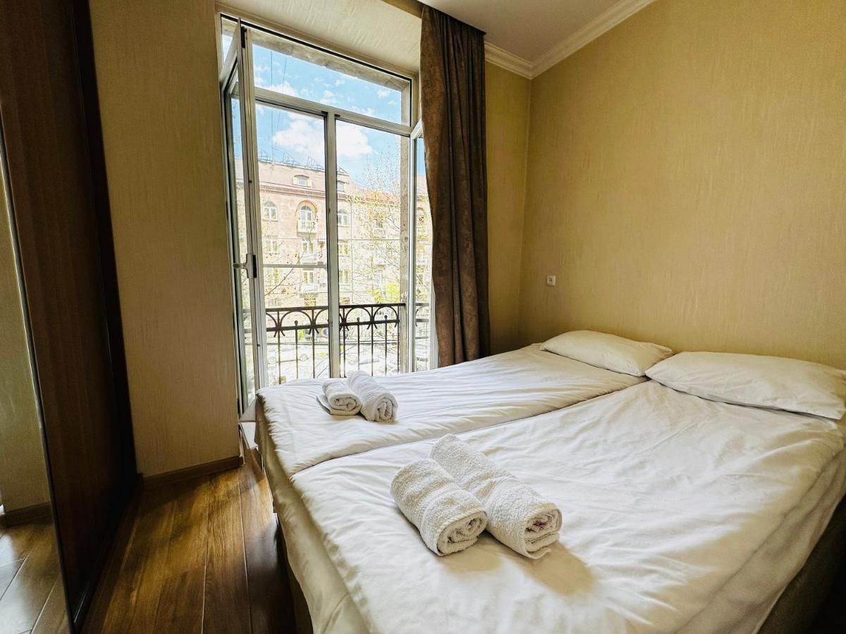 Suitetrails - City Center Apartment on Sayat Nova street