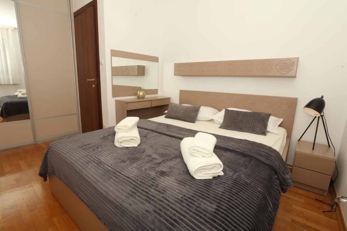 Sea Charm Split - Housity