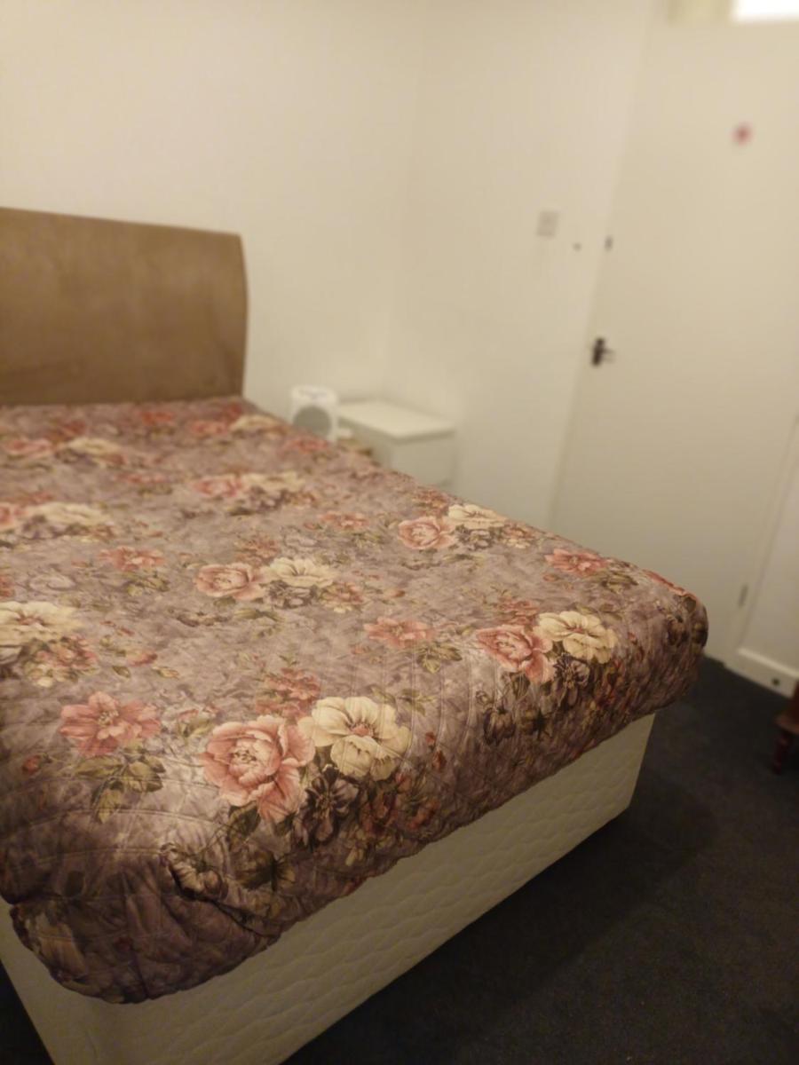Women only room - Housity