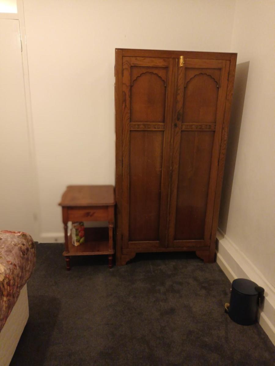 Women only room - Housity