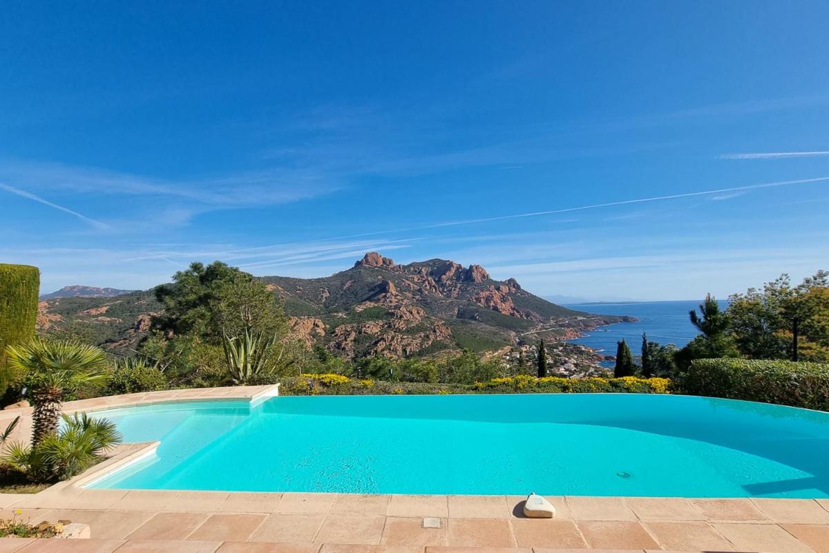 Villa for 14 people with private pool and Sea view - Housity