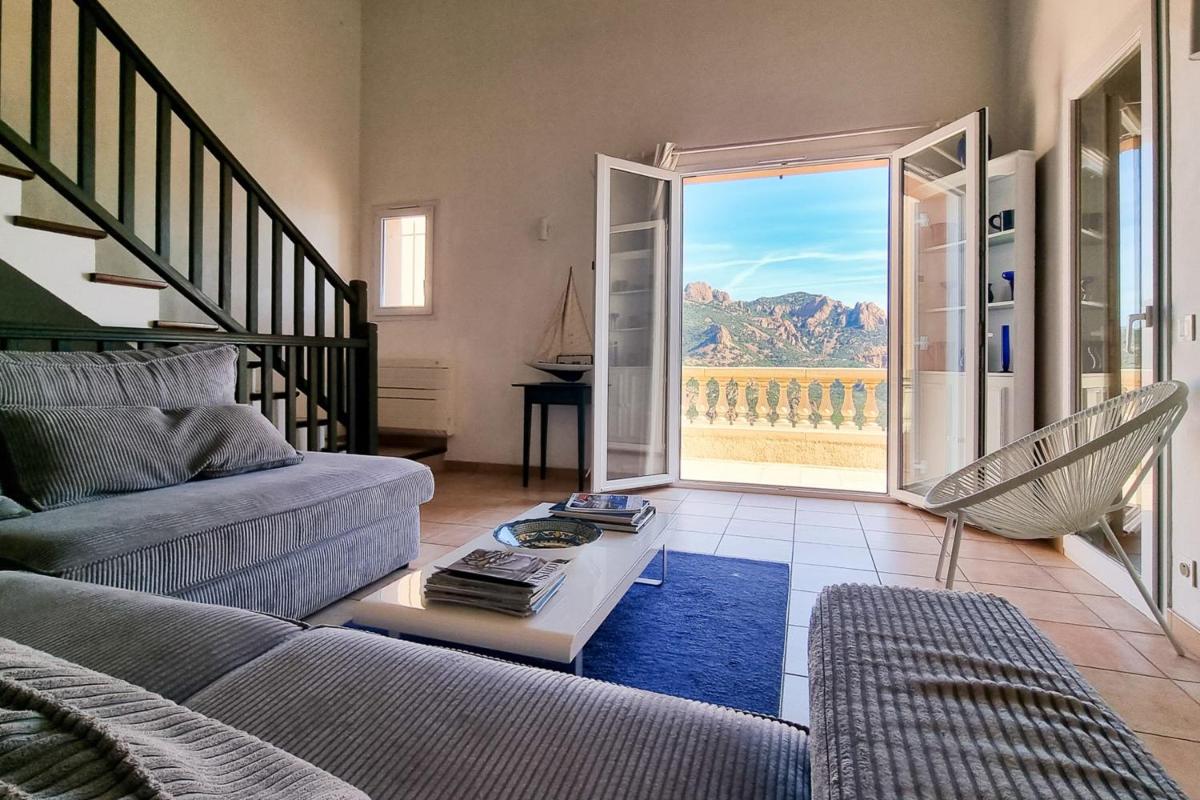Villa for 14 people with private pool and Sea view - Housity