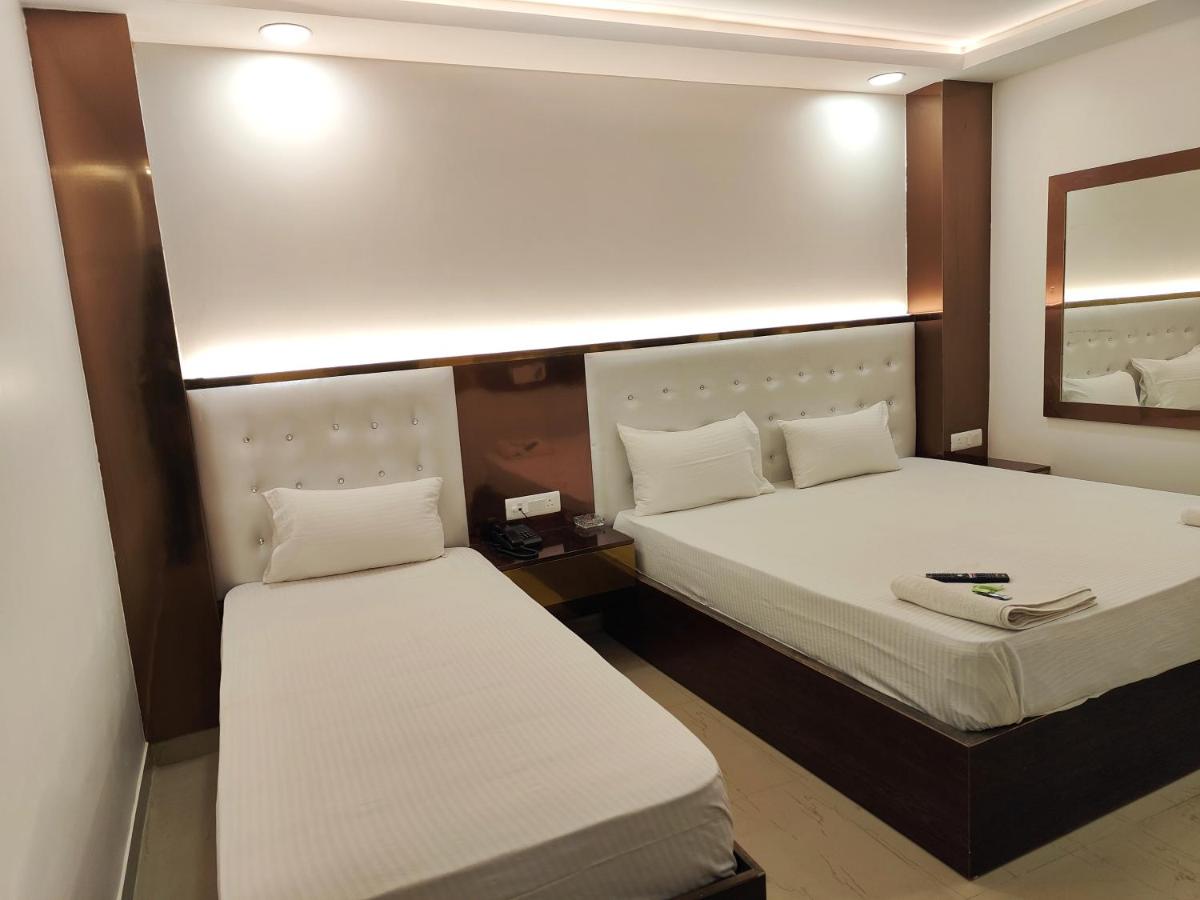 Hotel Apple Villa - New Delhi - Housity