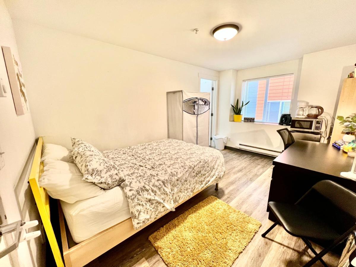 Micro Studio Apartment 10 Minutes Walk to University of Washington - Hizvo