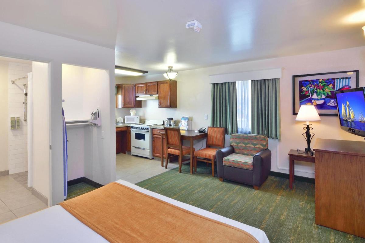 Lamplighter Inn & Suites at SDSU - Housity